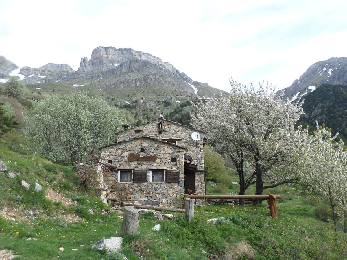 Cabana de Cian Ruscet all'inizio del sentiero che porta al Monte Mongioie