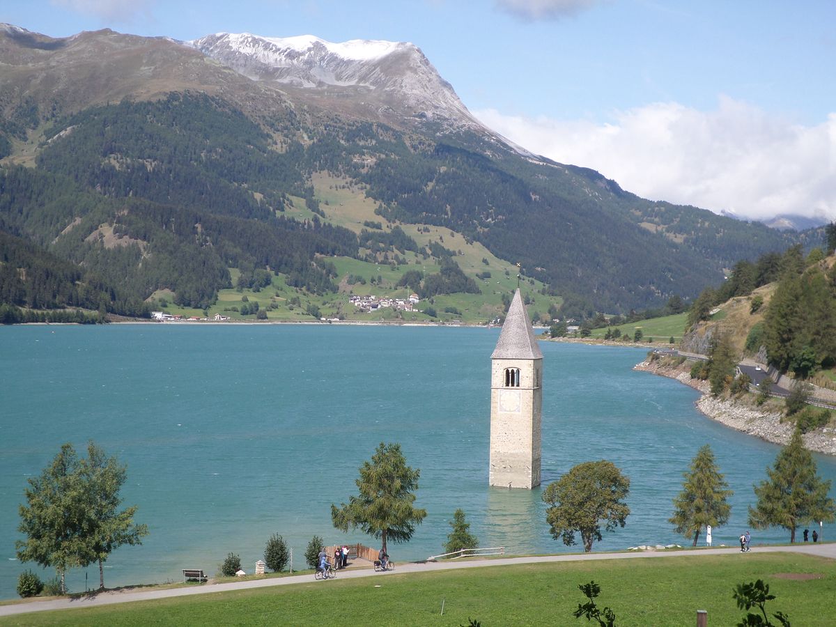 il campanile nel lago di Resia in Val Venosta