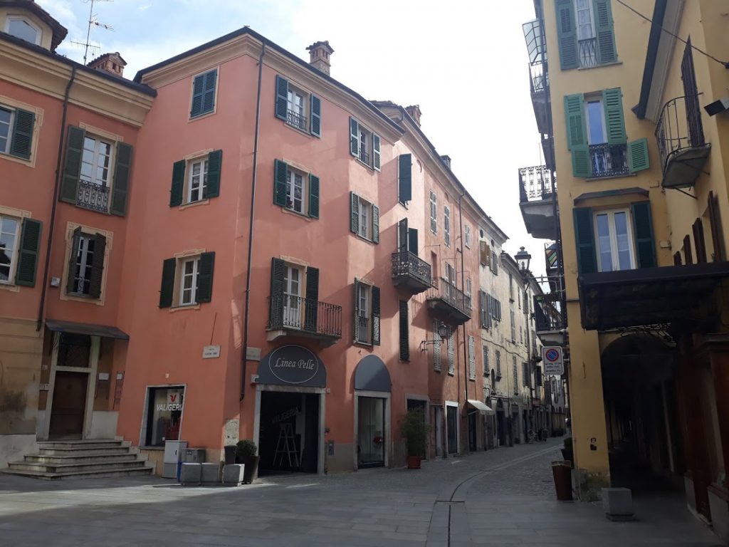 geocaching a Mondovì: piazzetta G. Antonio Comino