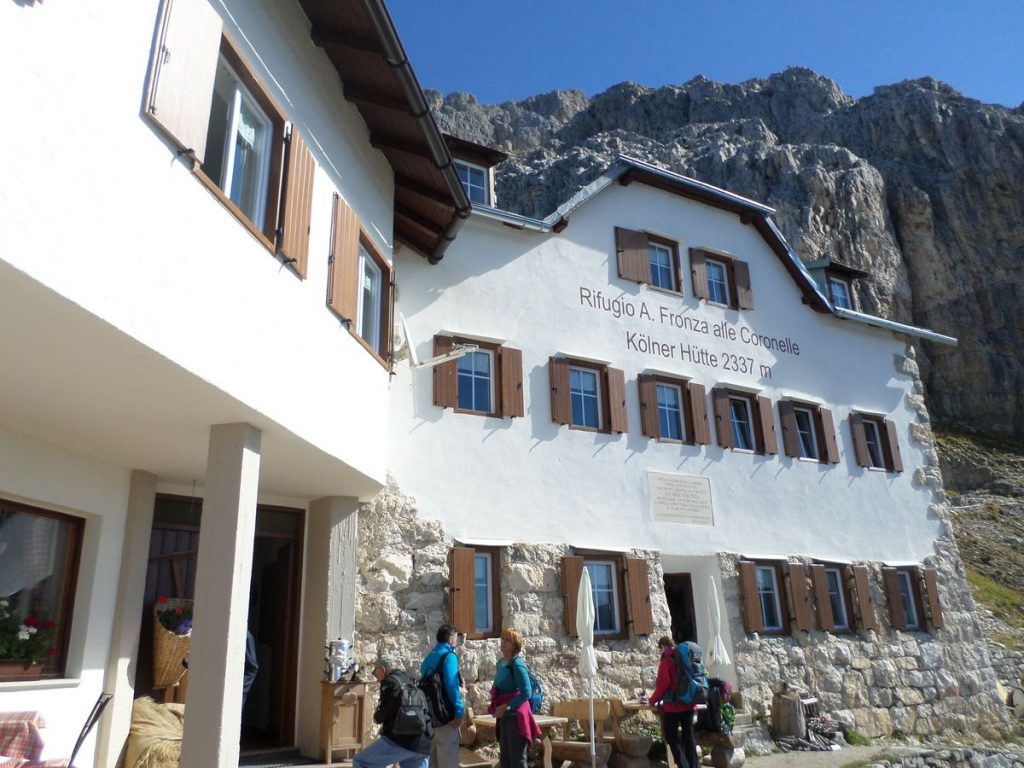 da Nova Levante al rifugio Aleardo Fronza alle Coronelle (2337 m)