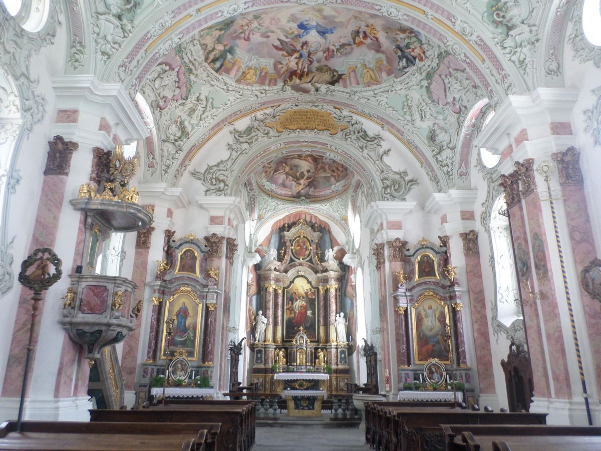 interno della chiesa di San Michele a San Candido in Alta Pusteria