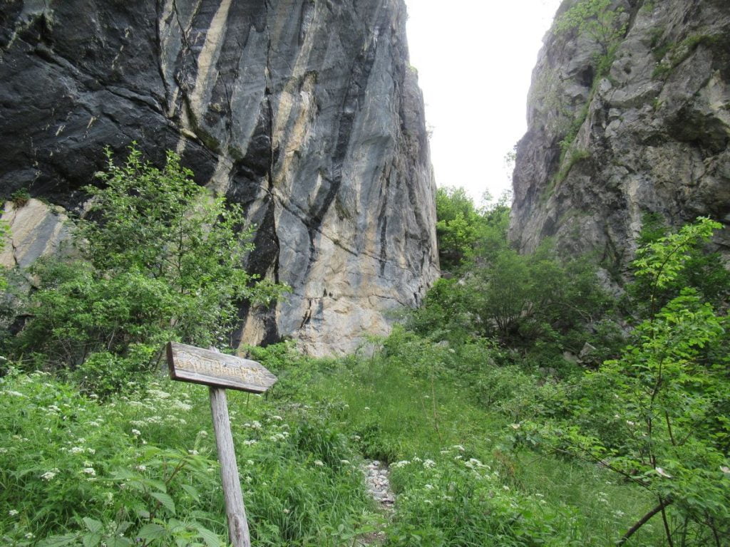 verso la Grotta delle Vene