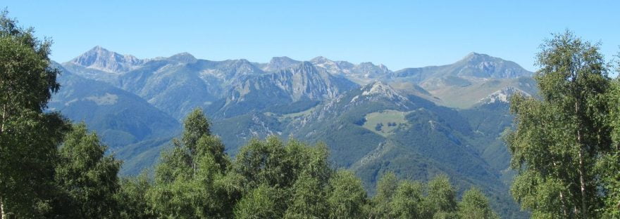 panorama spettacolare salendo verso il monte Alpet