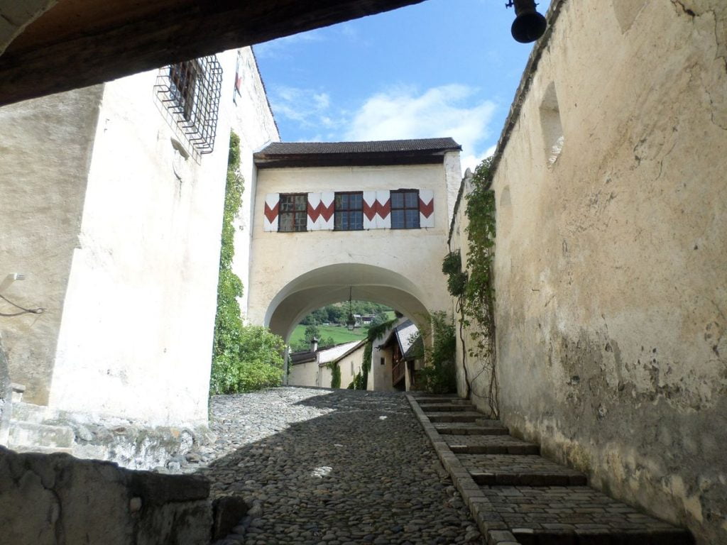 cortile interno di Castel Coira