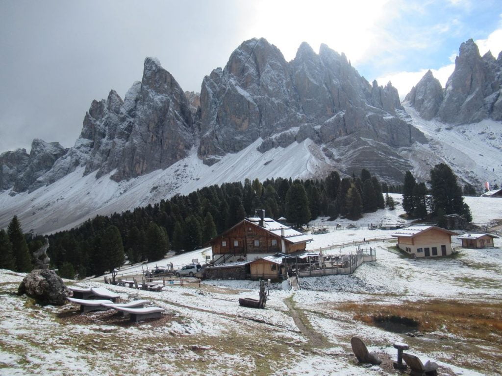 la prima neve di ottobre alla Geisleralm