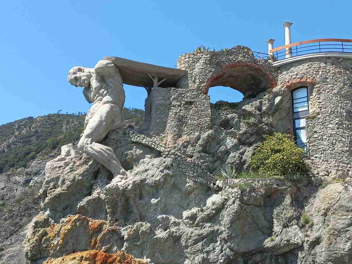 statua del Gigante a Monterosso al Mare
