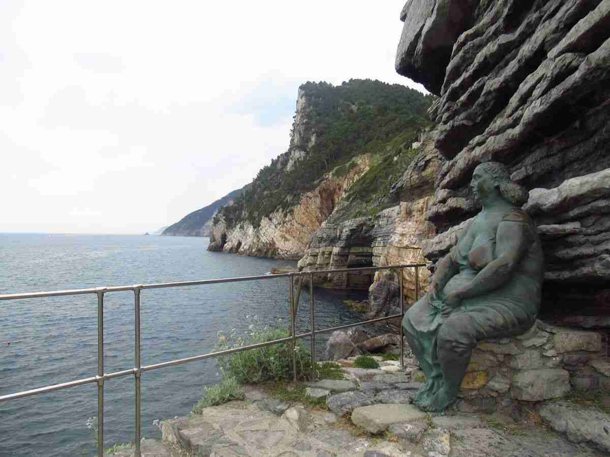Mater Naturae, omaggio a Portovenere dello scultore Lello Scorzelli