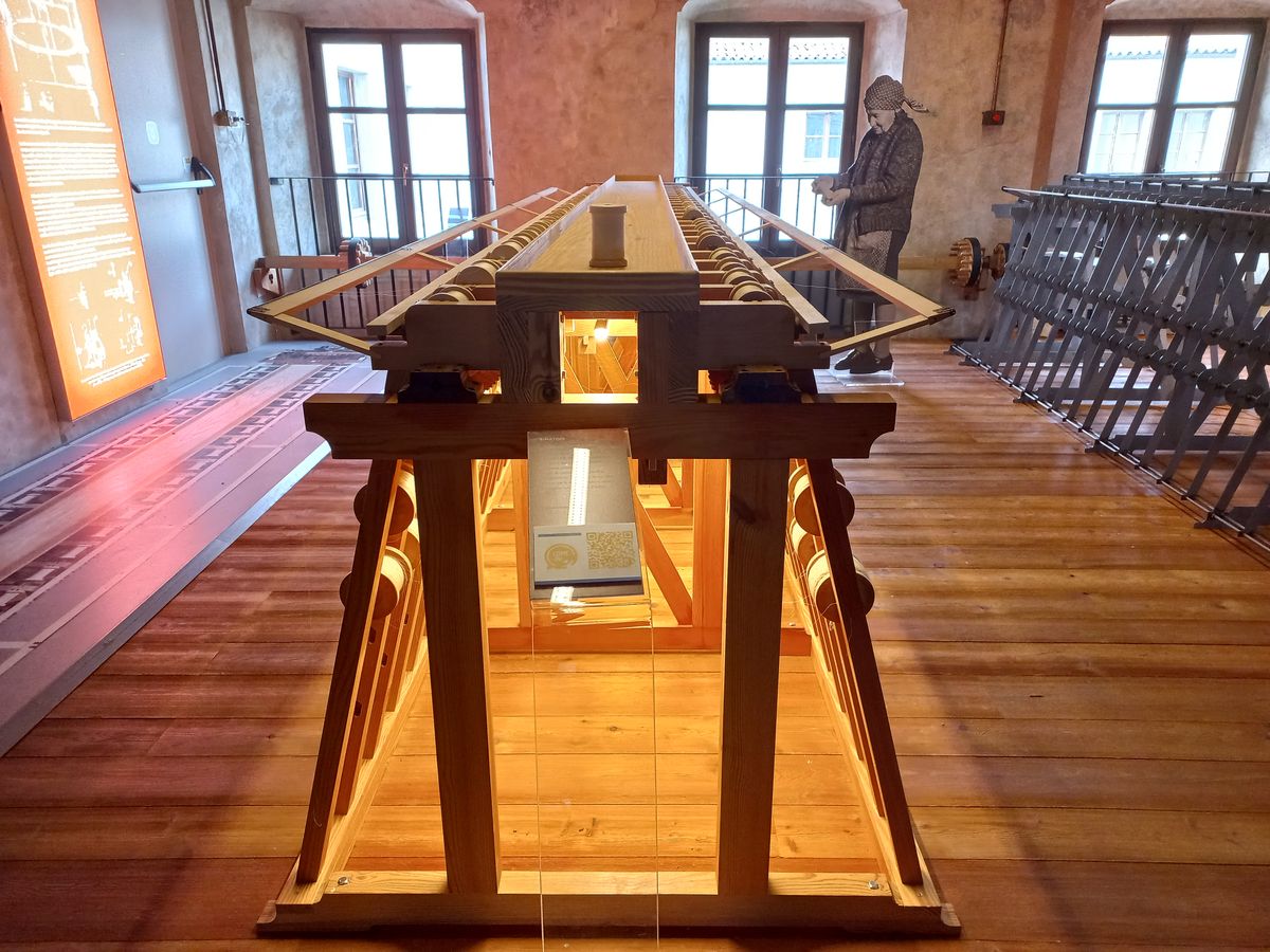 binatoia all'interno del Museo del Setificio Piemontese