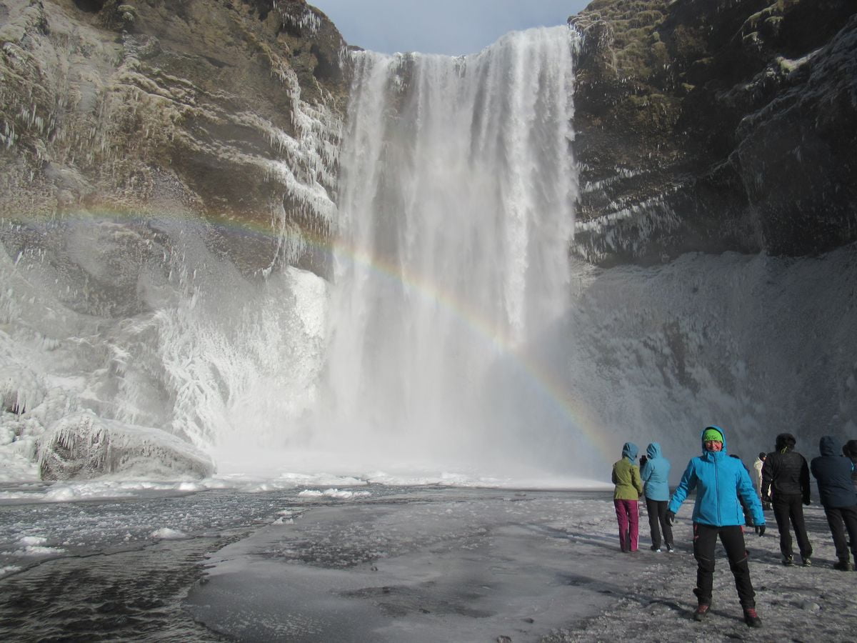 Skógafoss è una delle più famose cascate dell'Islanda meridionale