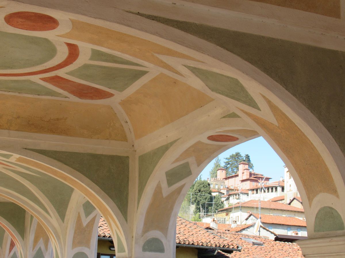 i tre castelli di Costigliole Saluzzo visti dal Palazzo Sarriod de la Tour