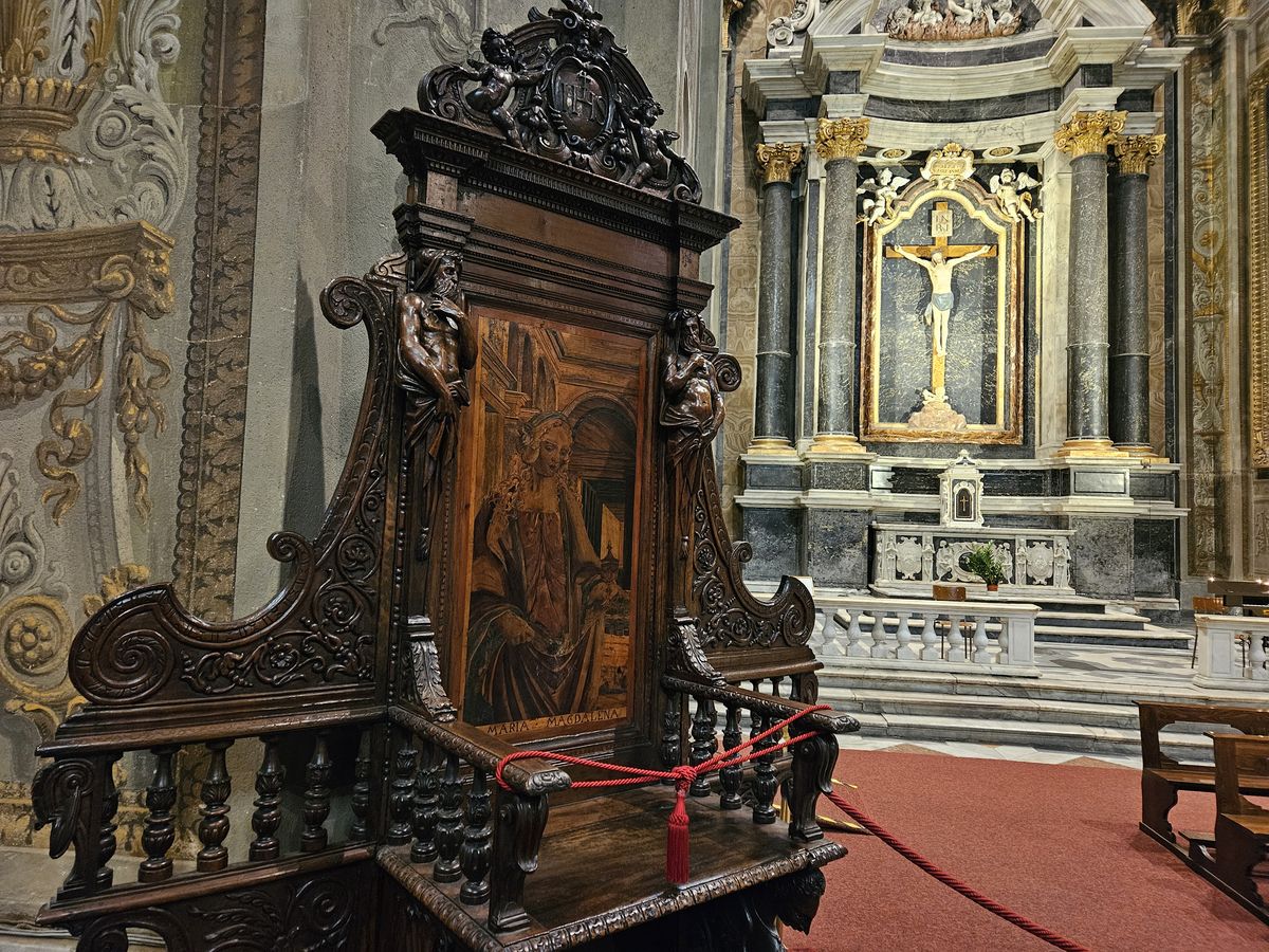 Cattedra vescovile del duomo di Savona