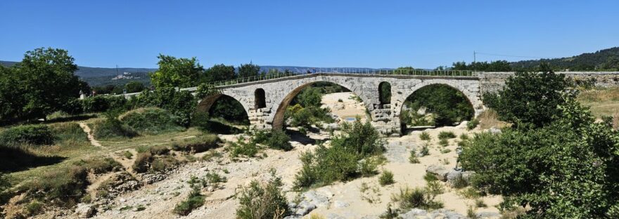 da Apt a Cavaillon: Pont Julien