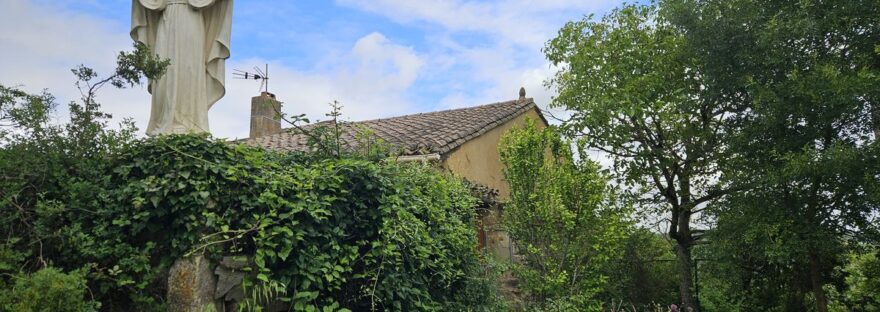 Gesù ci accoglie nella cappella della Santa Trinità a Montferrand